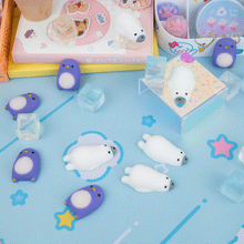 Load image into Gallery viewer, Gummy Polar Plunge Sensory Toy