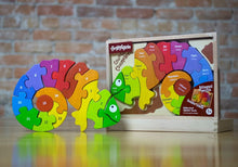 Load image into Gallery viewer, Counting Chameleon Bilingual Puzzle
